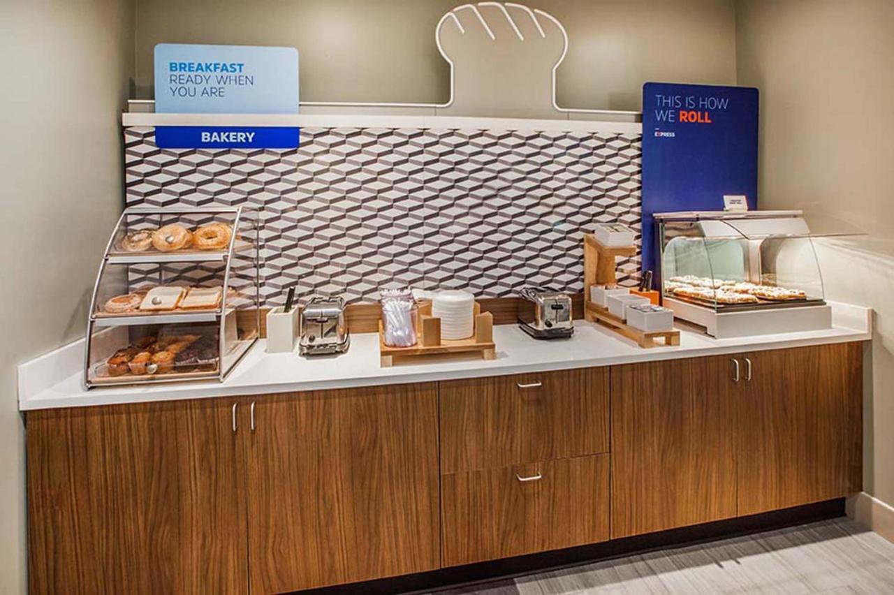 Holiday Inn Express Quantico - Stafford By Ihg Экстерьер фото