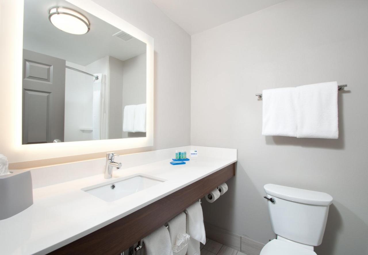 Holiday Inn Express Quantico - Stafford By Ihg Экстерьер фото